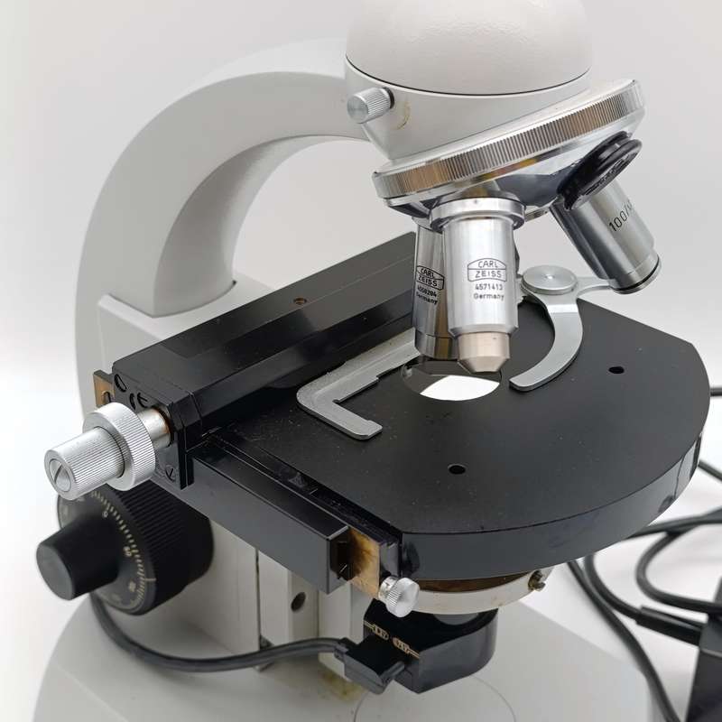 Vintage Carl Zeiss monocular Lab microscope in wooden case - working