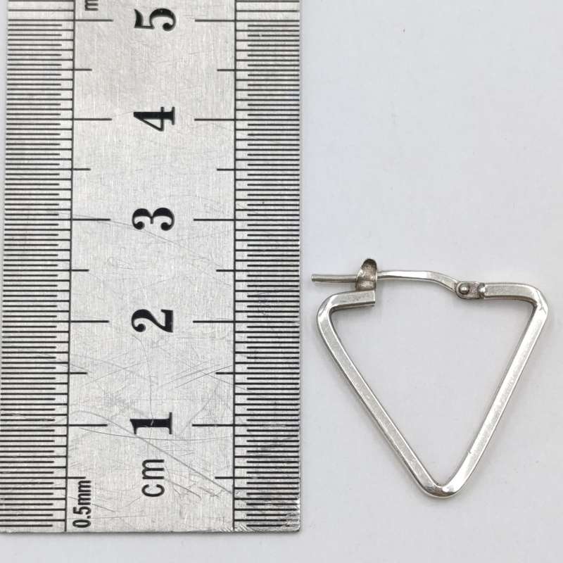 Pair of sterling silver triangle earrings - weighs 2,3 grams