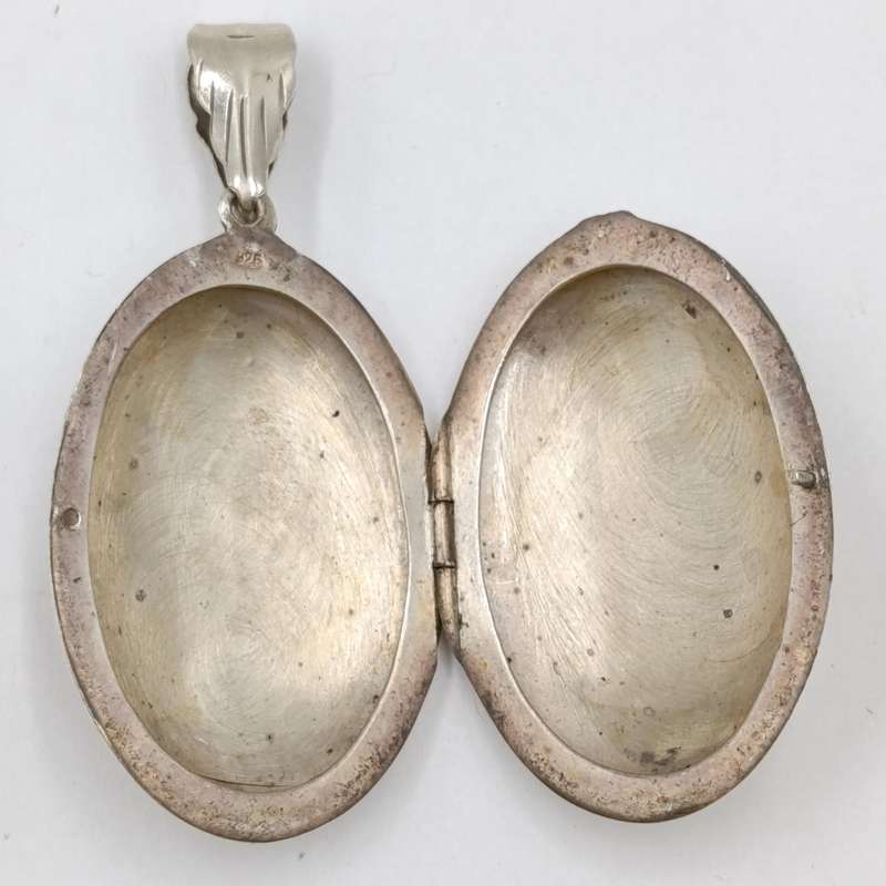Sterling silver locket pendant - weighs 8,0 grams