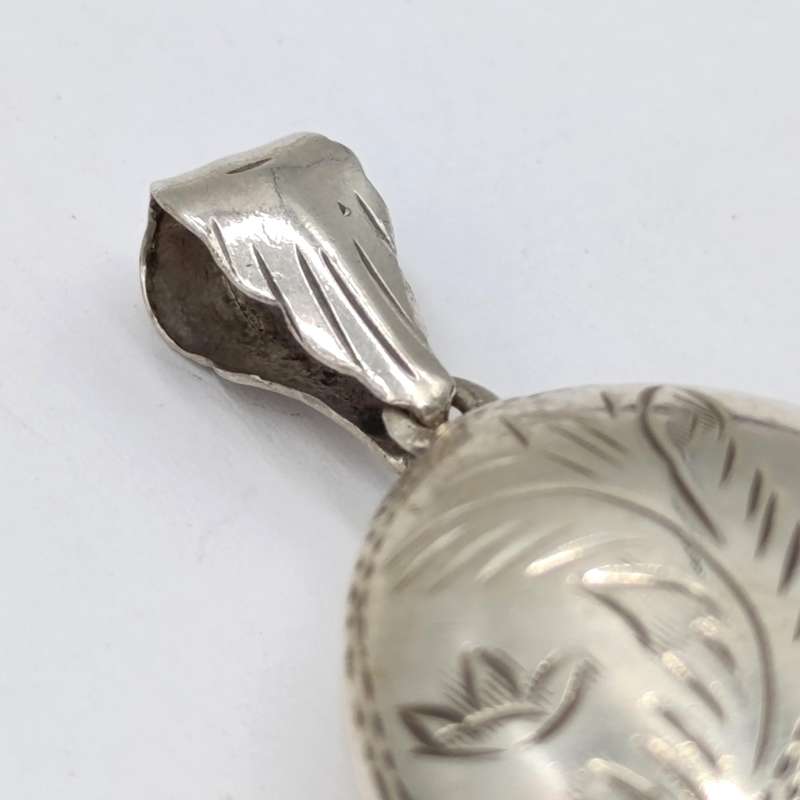 Sterling silver locket pendant - weighs 8,0 grams