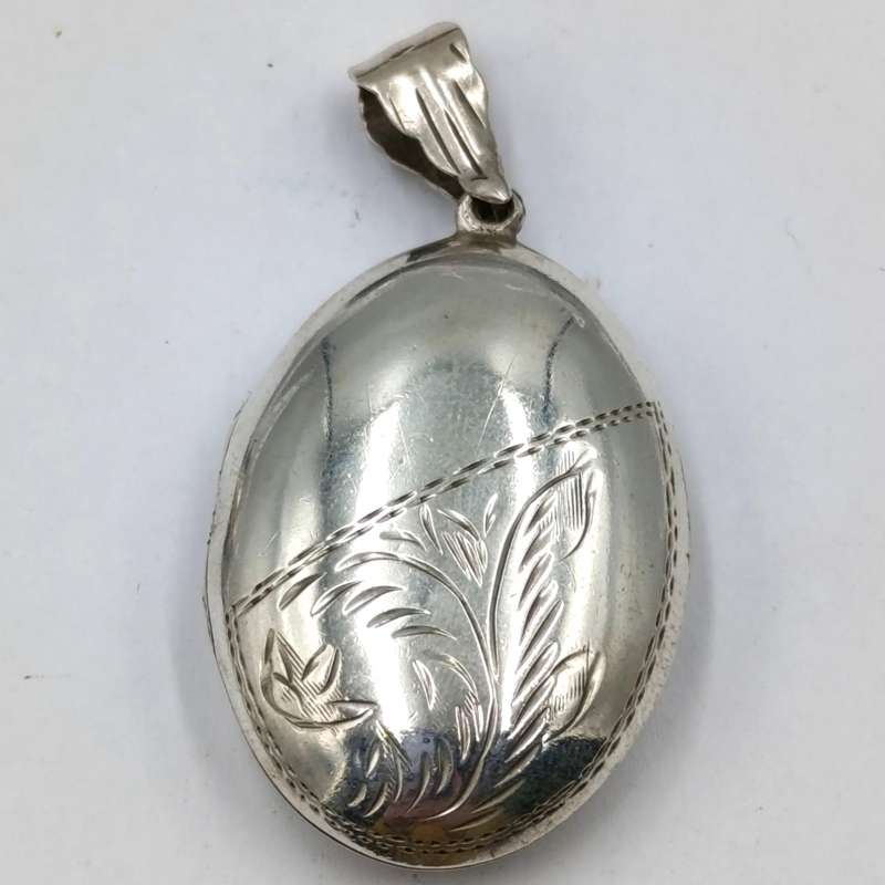 Sterling silver locket pendant - weighs 8,0 grams