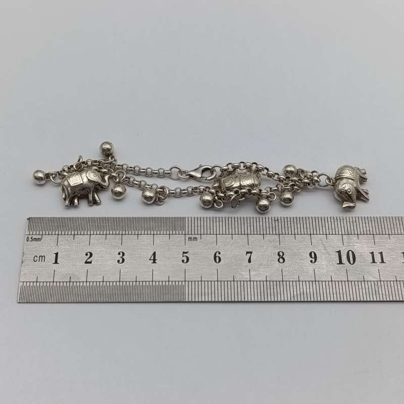 Sterling silver elephant charm bracelet - weighs 15.4g - length 19cm