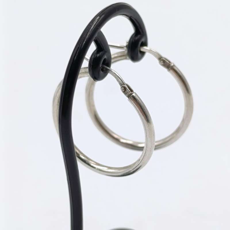 Pair of sterling silver hoop earrings - weighs 2,1 grams
