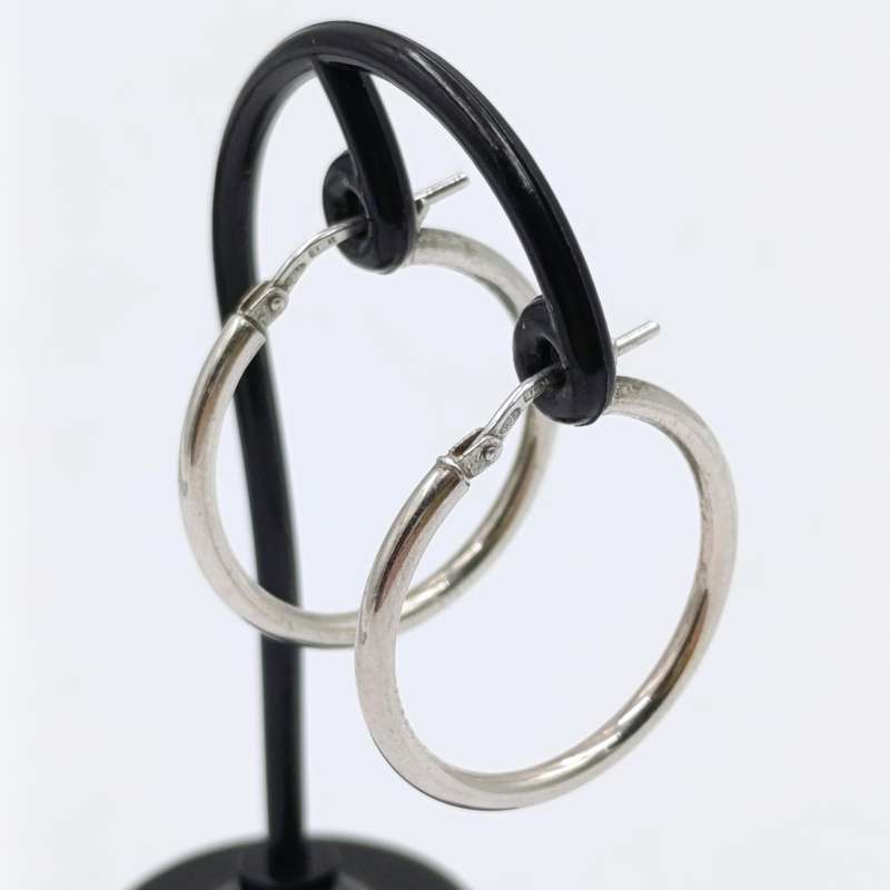 Pair of sterling silver hoop earrings - weighs 2,1 grams