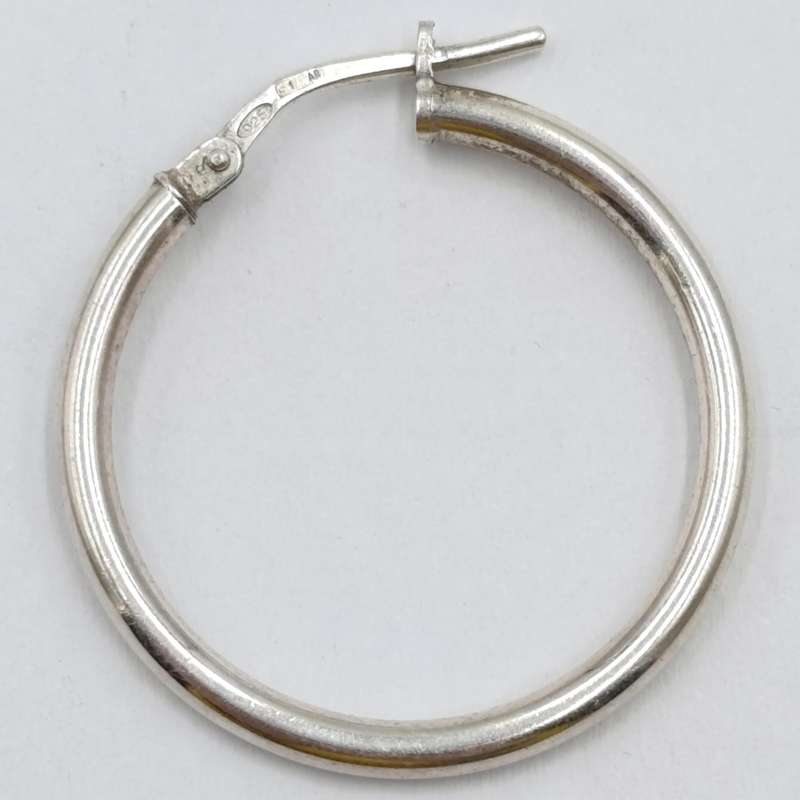Pair of sterling silver hoop earrings - weighs 2,1 grams