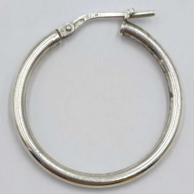 Pair of sterling silver hoop earrings - weighs 2,1 grams