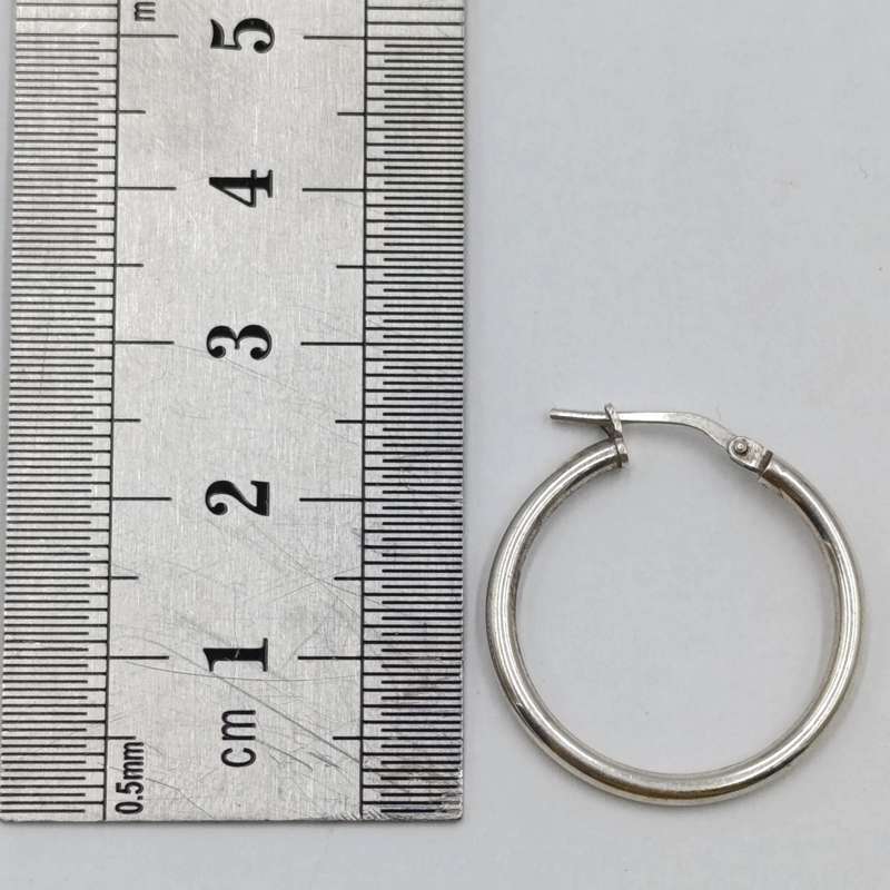 Pair of sterling silver hoop earrings - weighs 2,1 grams