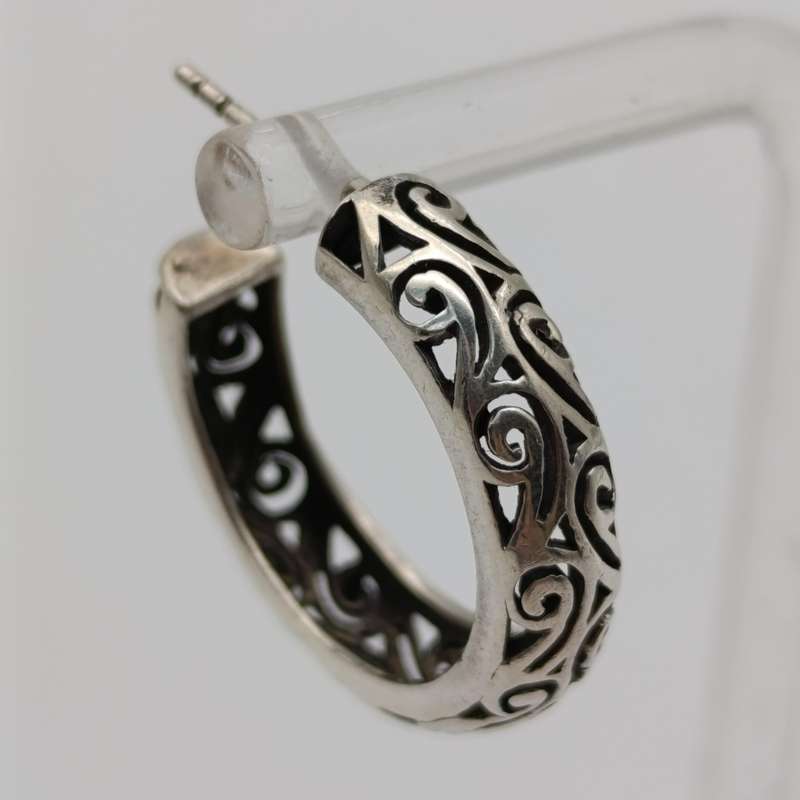 Pair of sterling silver hoop earrings - weighs 6.7g