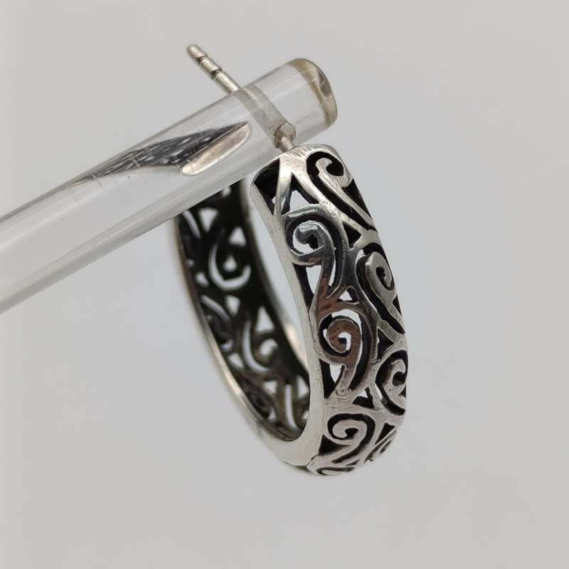 Pair of sterling silver hoop earrings - weighs 6.7g