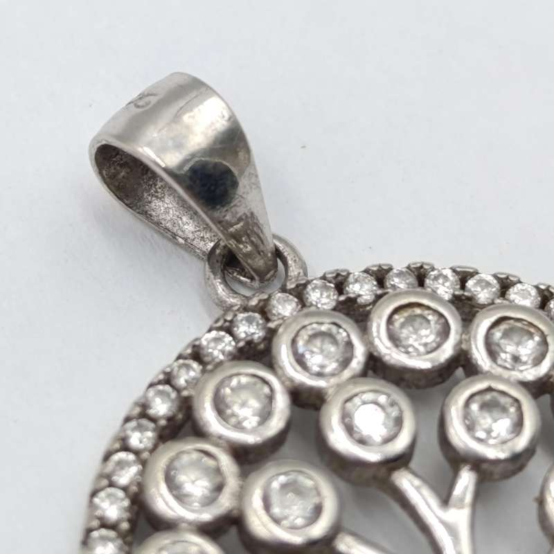 Sterling silver tree of life pendant - weighs 2,4 grams