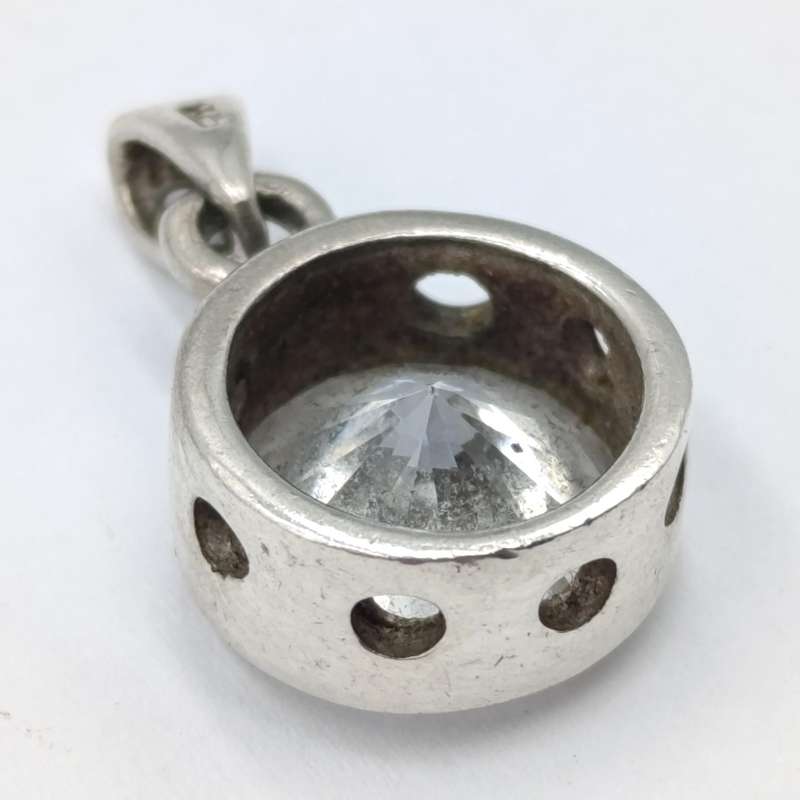 Sterling silver pendant with large clear stone - weighs 3,8 grams