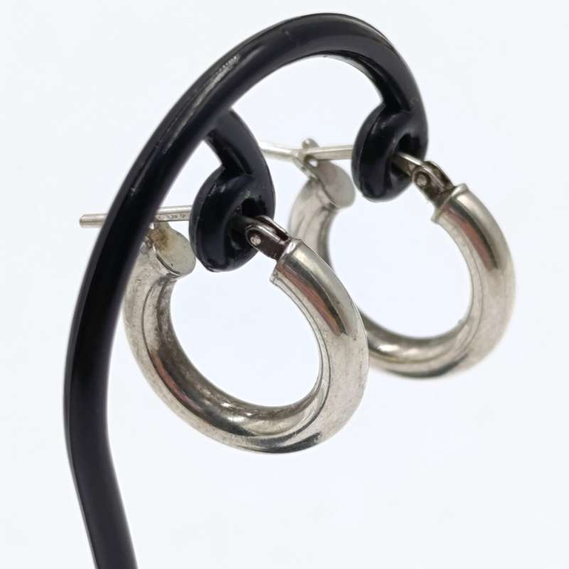 Pair of sterling silver hoop earrings - weighs 1,9 grams