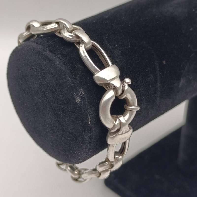 Very unique sterling silver bracelet - weighs 18.6g - length 21cm
