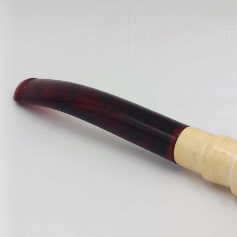 Beautiful vintage hand carved meerschaum smoking pipe
