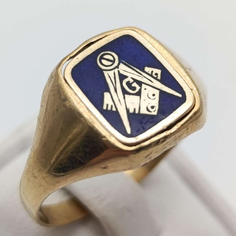 9kt Gold Masonic crest ring with rotating crest - weighs 4.8g - size W
