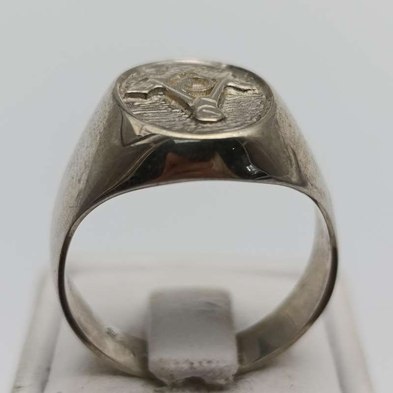 Sterling silver Masonic mens ring - weighs 7.5g - size S 1/2