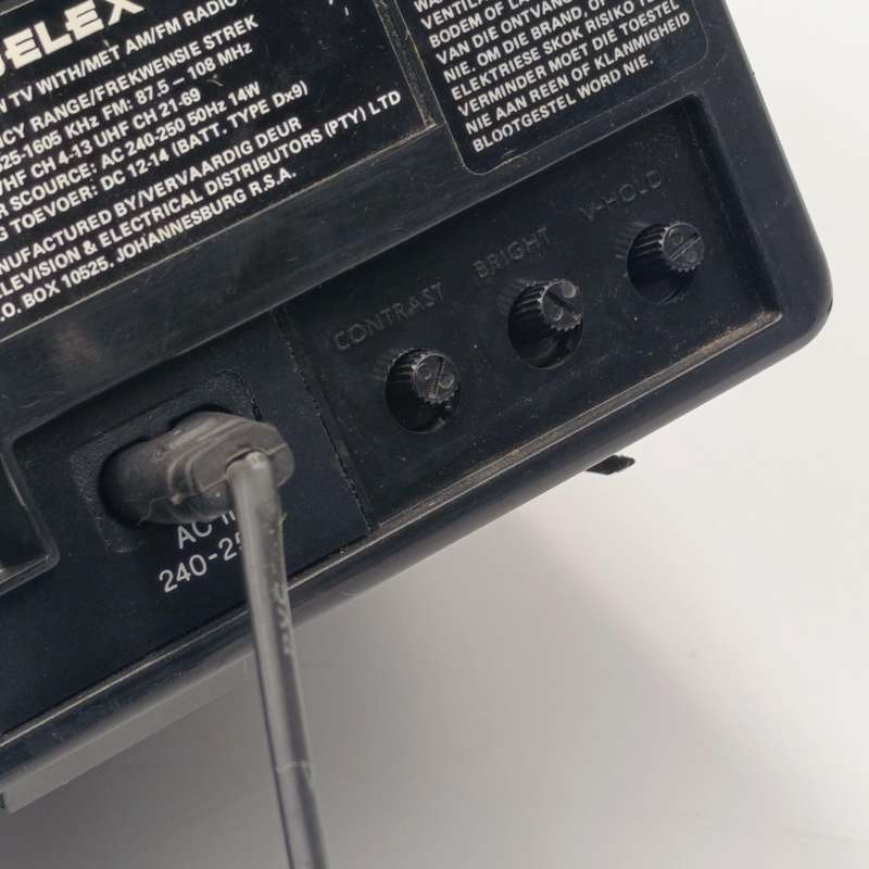 Vintage Tedelex Model-ACN7205 portable Television / radio - working