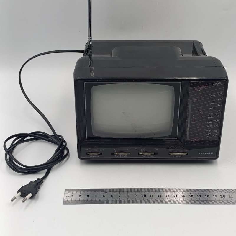 Vintage Tedelex Model-ACN7205 portable Television / radio - working