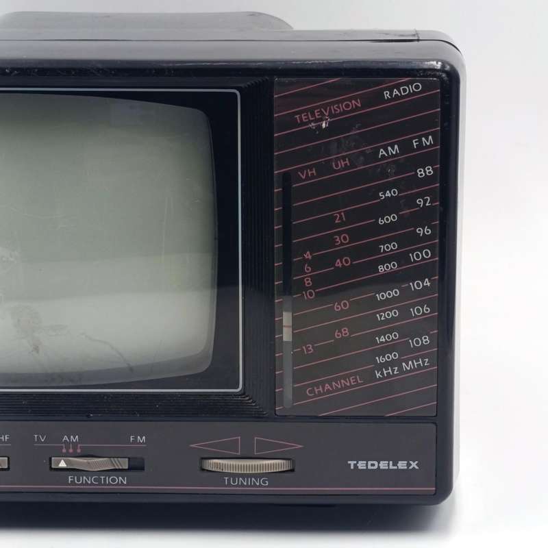 Vintage Tedelex Model-ACN7205 portable Television / radio - working