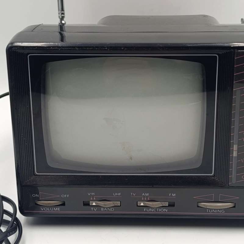 Vintage Tedelex Model-ACN7205 portable Television / radio - working