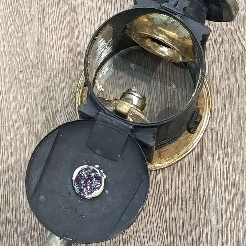 Antique Ideal double bolt socket car lantern