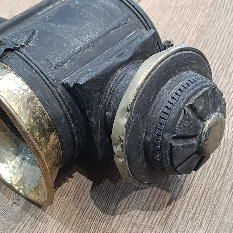 Antique Ideal double bolt socket car lantern