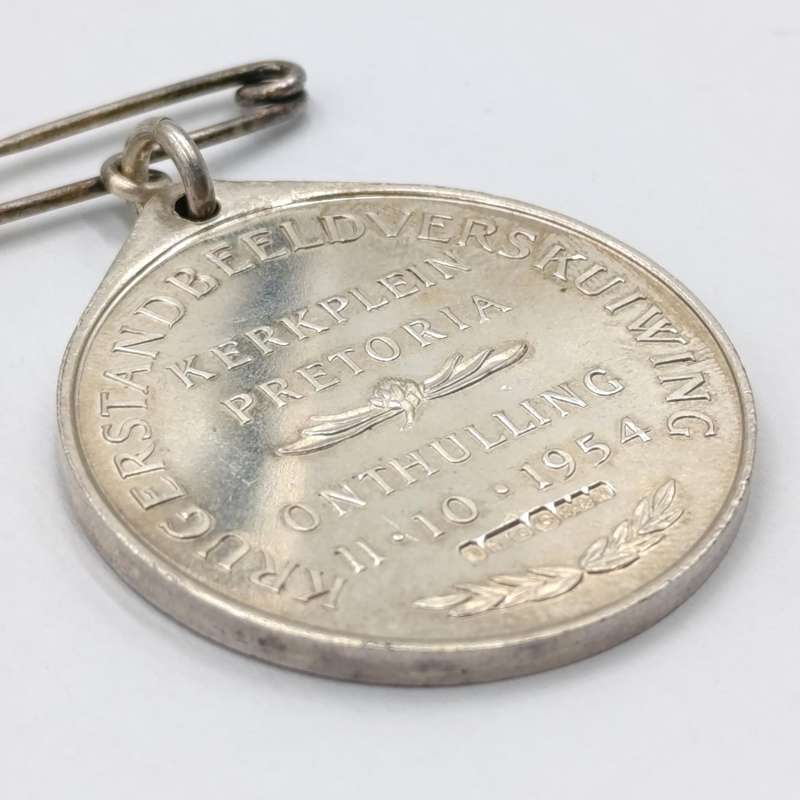 Silver Krugerstandbeeldverskuiwing 1954 medallion - weighs 16,8 grams