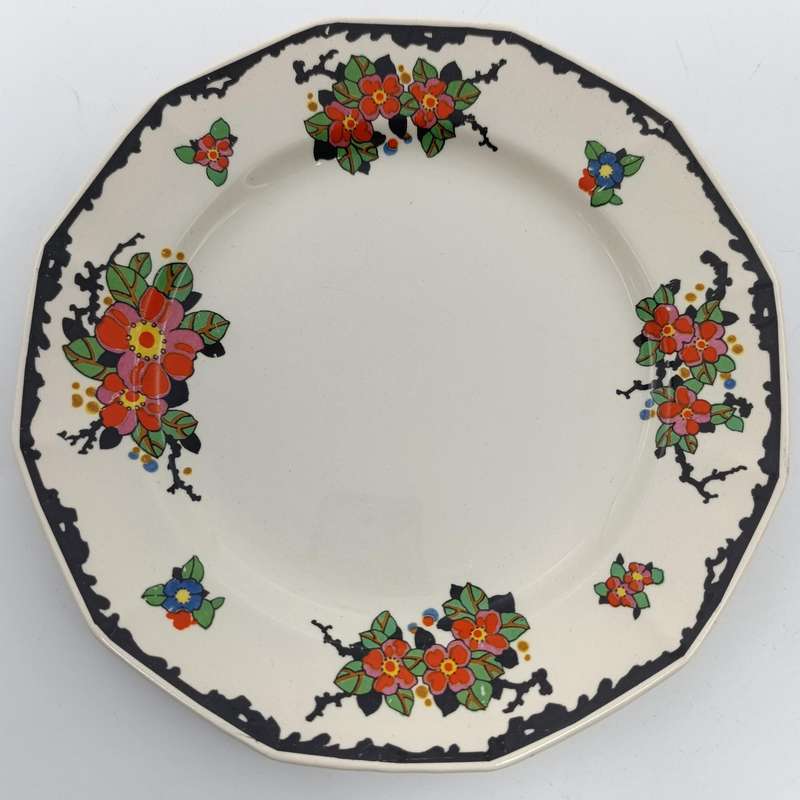 Set of 8 antique Royal Doulton Woburn porcelain plates - medium sized