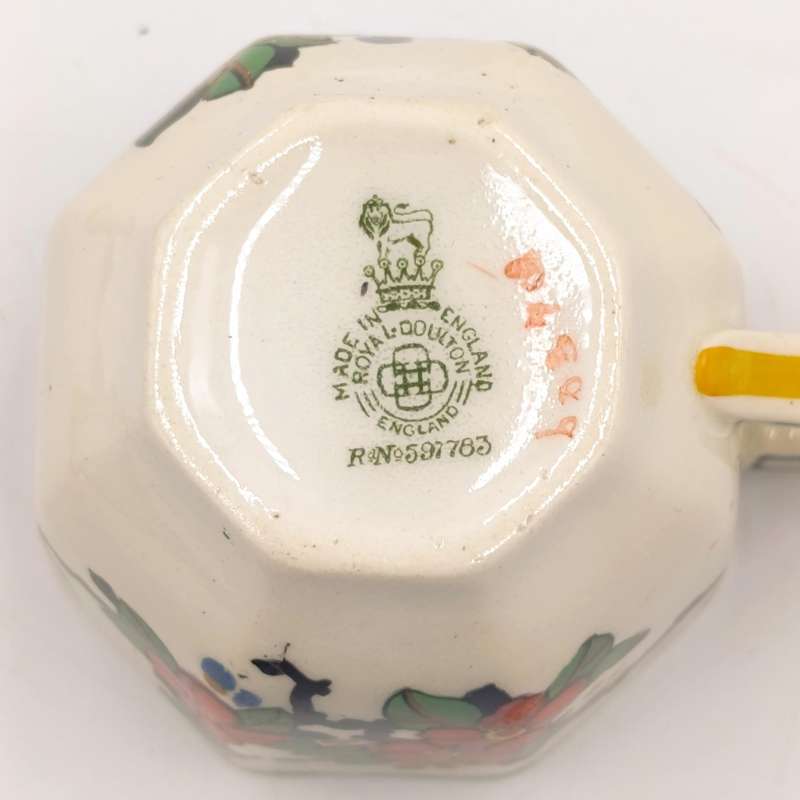 Set of 6 antique Royal Doulton Woburn porcelain espresso cups