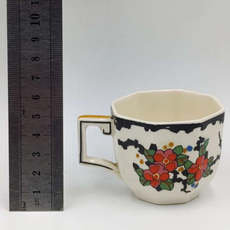 Set of 6 antique Royal Doulton Woburn porcelain espresso cups