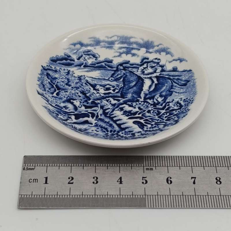 The Hunter by Myott 1982 miniature porcelain plate