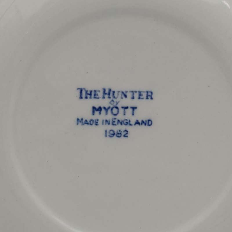 The Hunter by Myott 1982 miniature porcelain plate