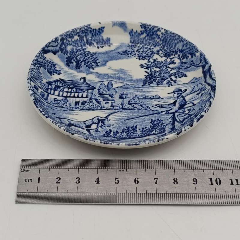 The Hunter by Myott 1982 miniature porcelain plate