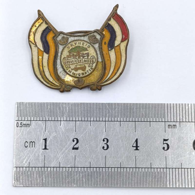 Vintage Orange Free State pin badge