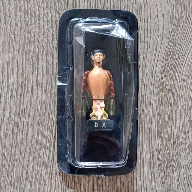 Lot of 5 gods of Ancient Egypt figurines with magazines