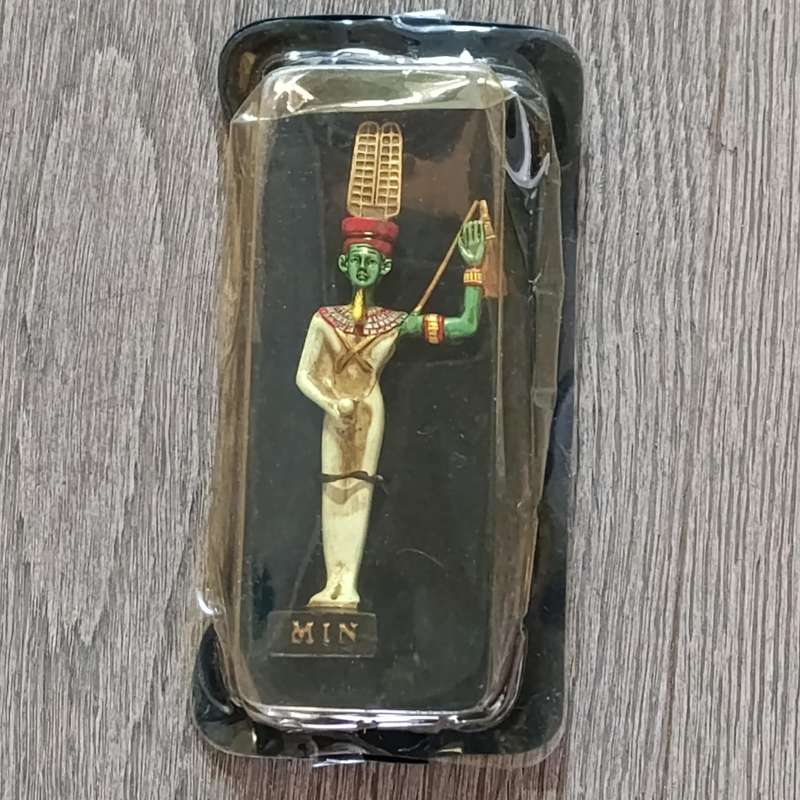 Lot of 5 gods of Ancient Egypt figurines with magazines