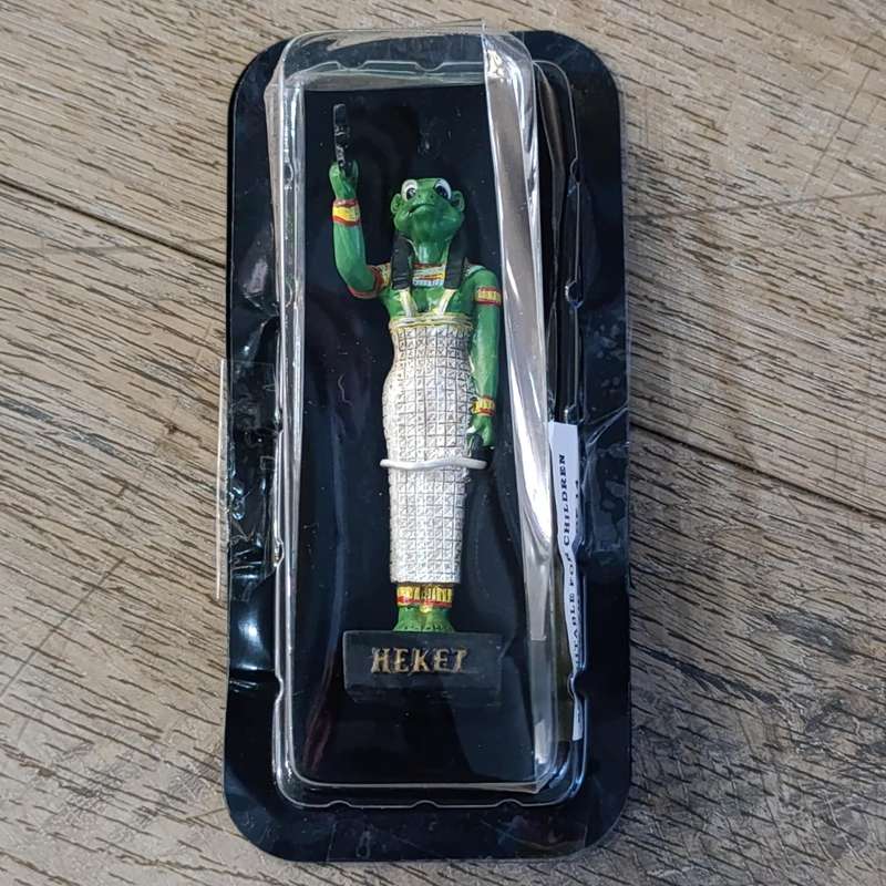 Lot of 5 gods of Ancient Egypt figurines with magazines