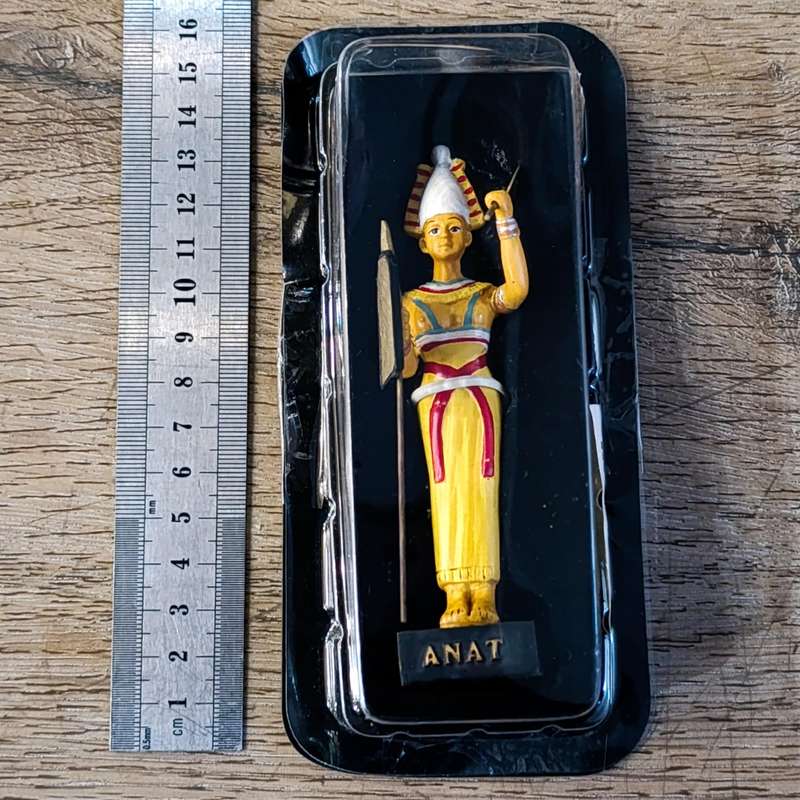Lot of 5 gods of Ancient Egypt figurines with magazines
