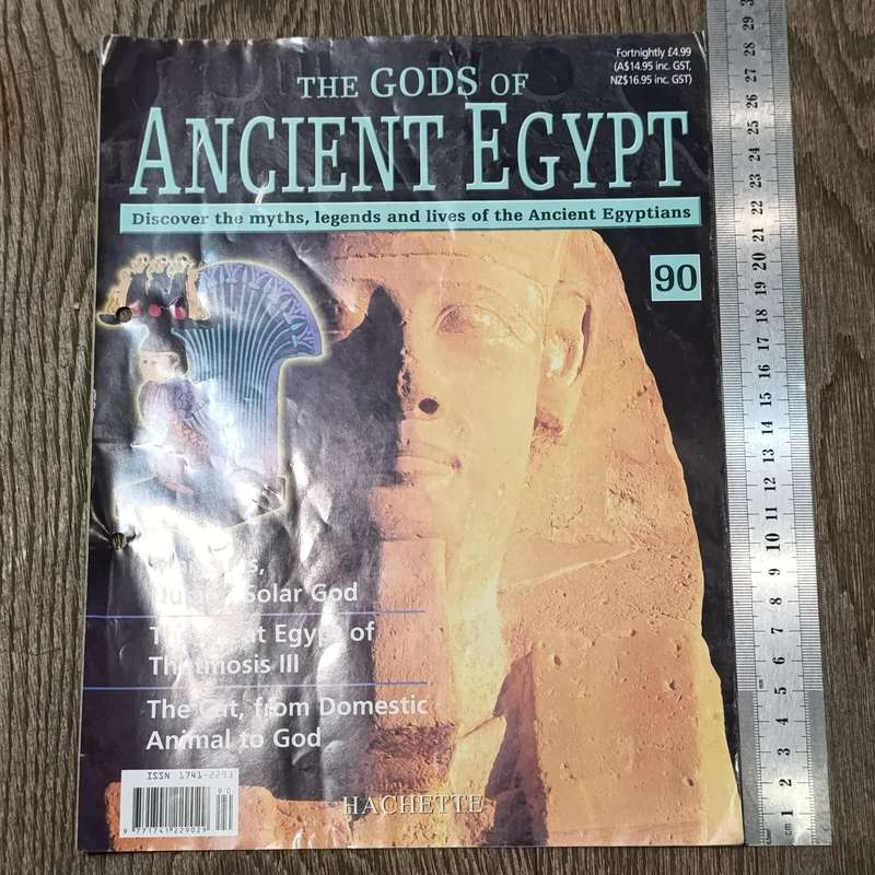 Lot of 5 gods of Ancient Egypt figurines with magazines