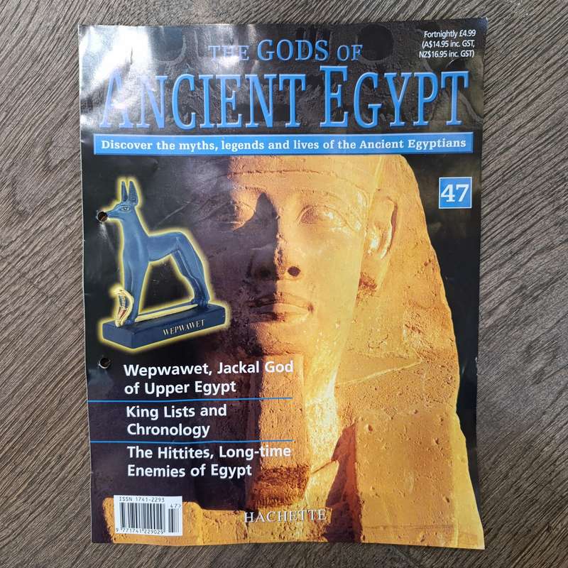 Lot of 5 gods of Ancient Egypt figurines with magazines