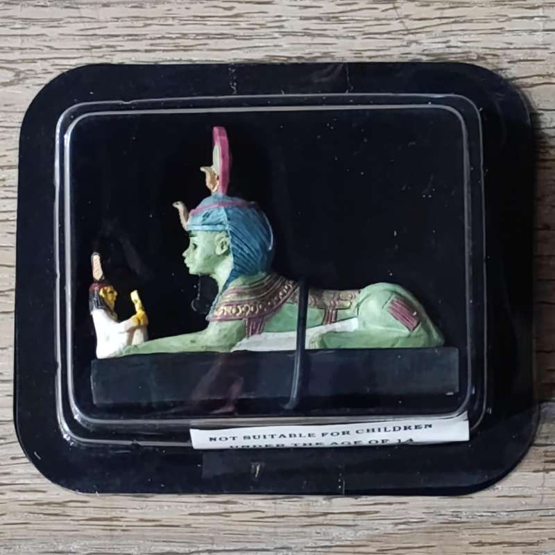Lot of 5 gods of Ancient Egypt figurines with magazines