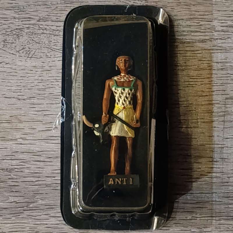 Lot of 5 gods of Ancient Egypt figurines with magazines