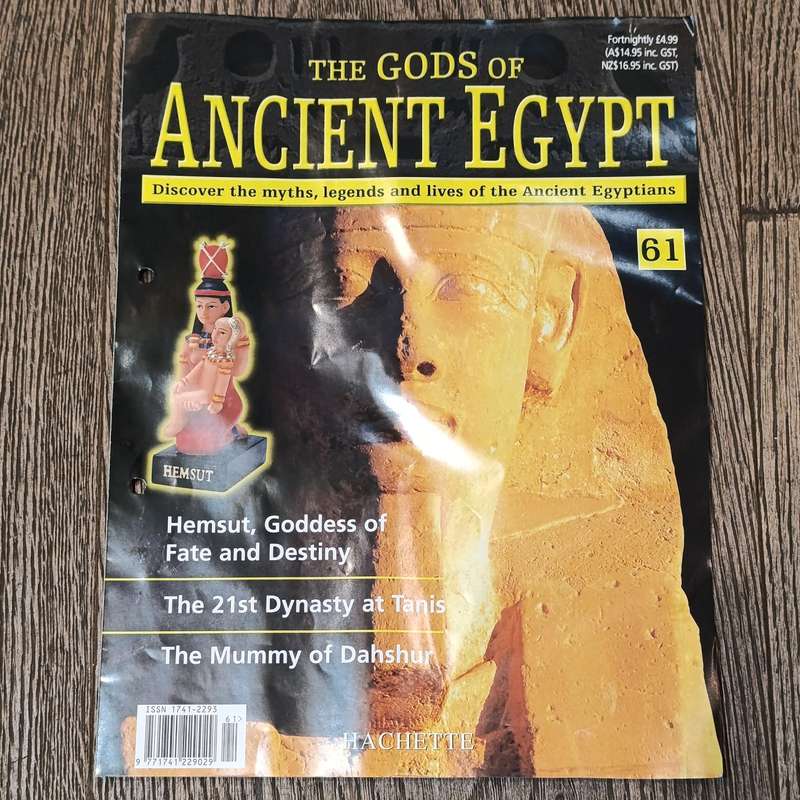 Lot of 5 gods of Ancient Egypt figurines with magazines