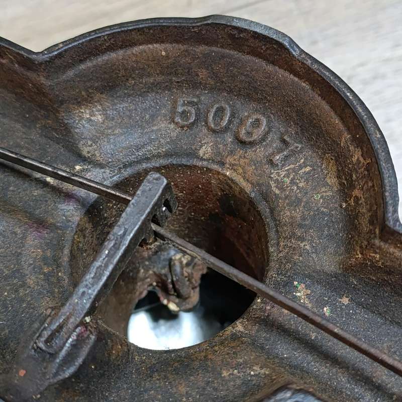 Antique Howe Scale Co. Kitchen scale with weights