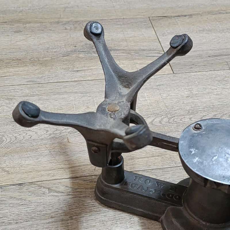 Antique Howe Scale Co. Kitchen scale with weights