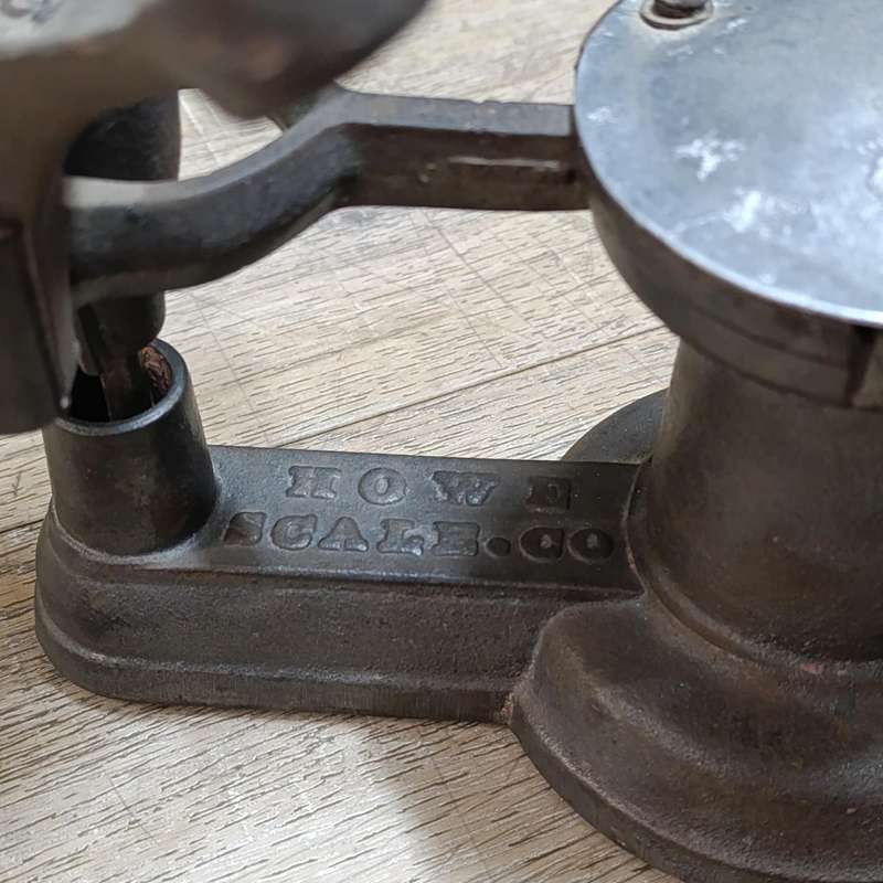 Antique Howe Scale Co. Kitchen scale with weights