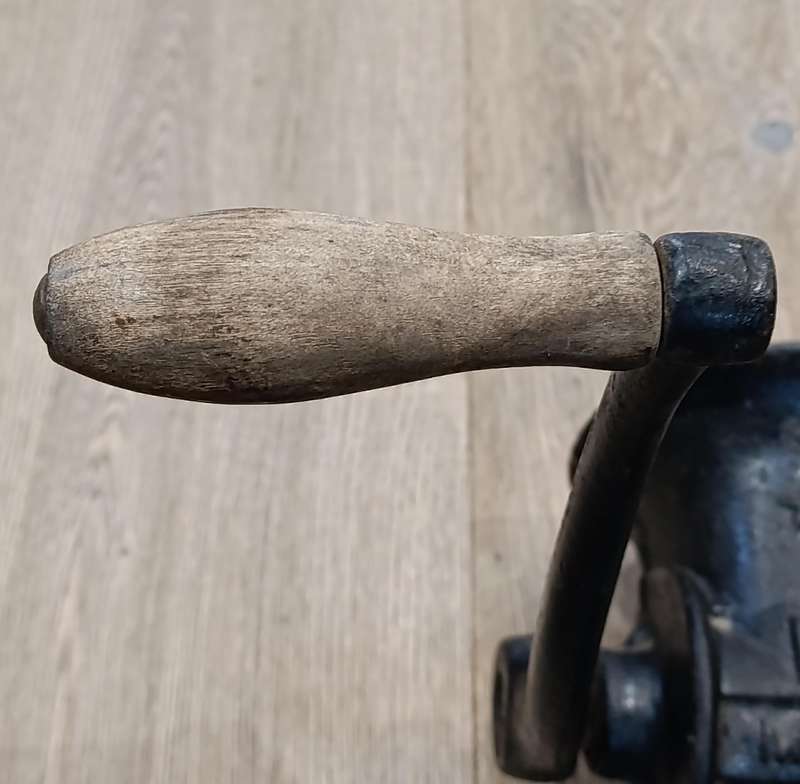 Vintage Reliance Husqvarna No.20 meat mincer