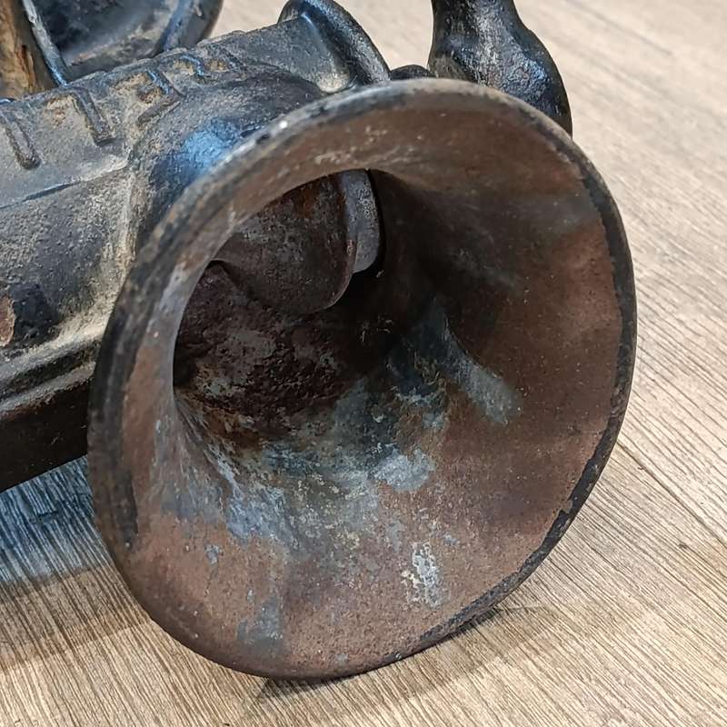 Vintage Reliance Husqvarna No.20 meat mincer