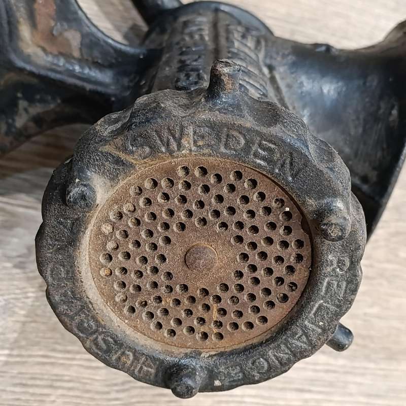 Vintage Reliance Husqvarna No.20 meat mincer