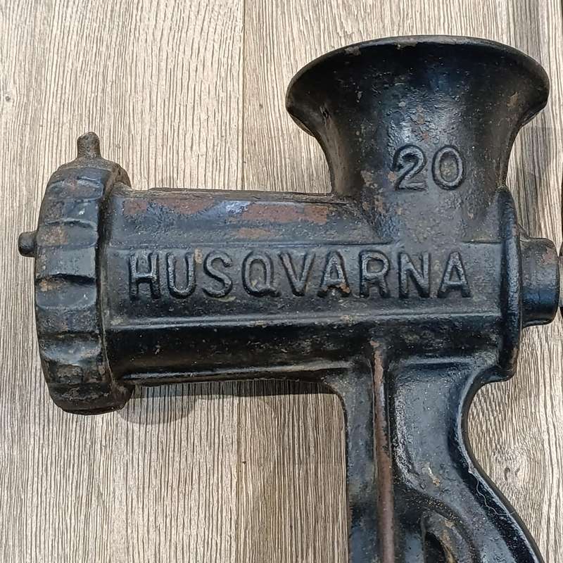 Vintage Reliance Husqvarna No.20 meat mincer